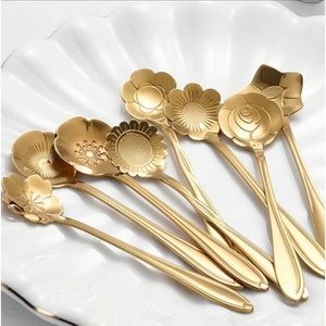 8 piece Golden beauties - Stainless Steel Flower Spoons